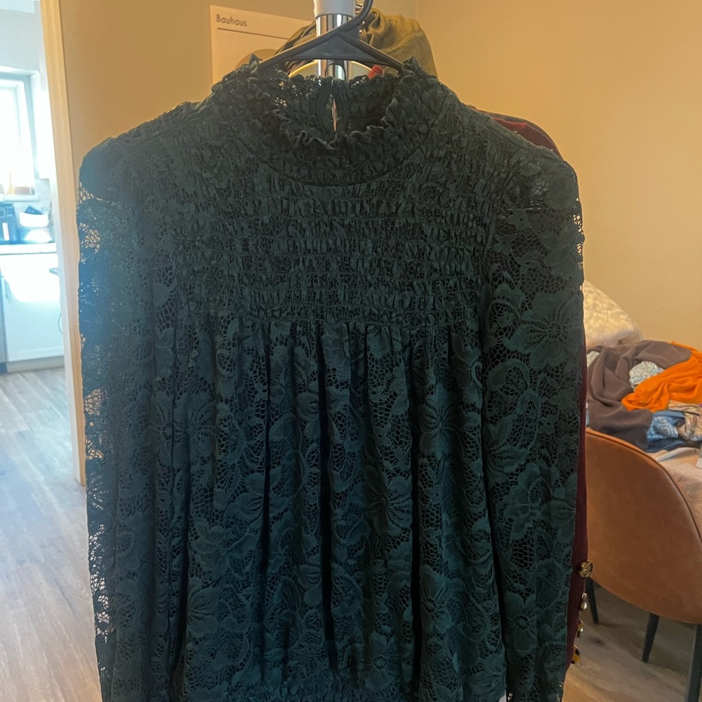 Cable & Gauge Dark Green Lace Blouse